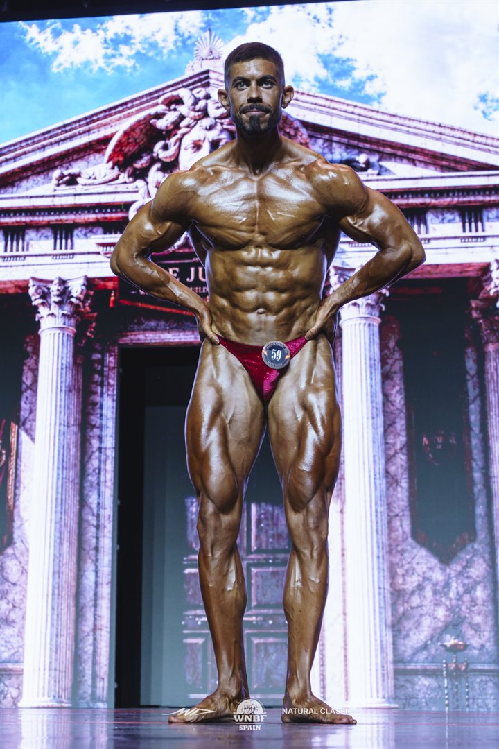 Alex Pérez compitiendo en la WNBF Steve Reeves Cup 2026